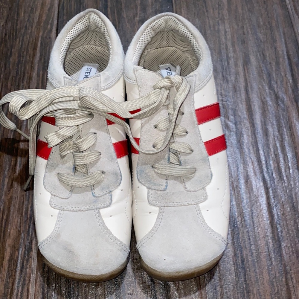 Steve Madden retro look Sparttan style tennis shoes size 8.5